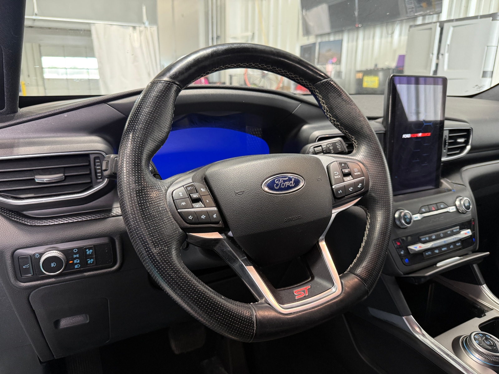 Thumbnail: 2020 Ford Explorer - 4
