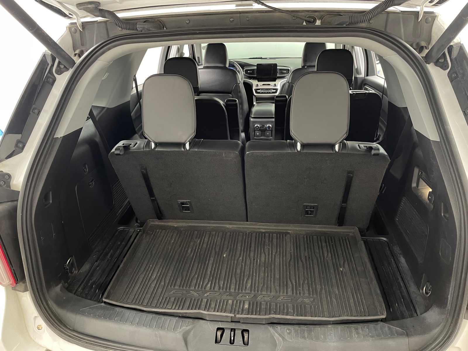 Thumbnail: 2021 Ford Explorer - 6