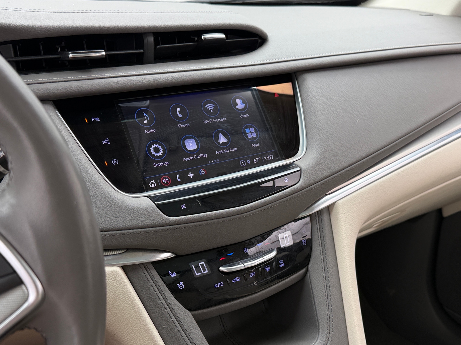 Thumbnail: 2022 Cadillac XT5 - 3