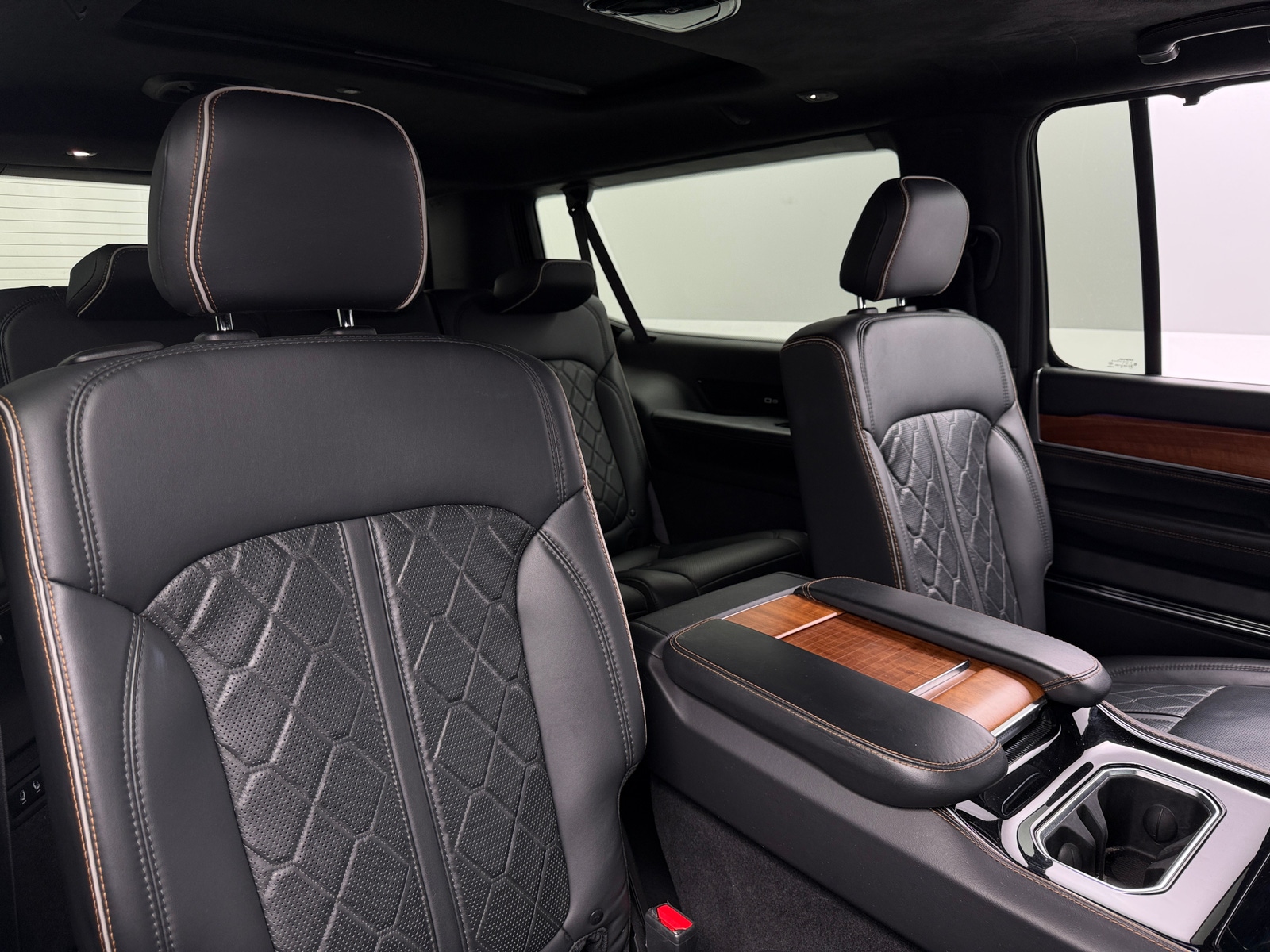 Thumbnail: 2024 Jeep Grand Wagoneer L - 5