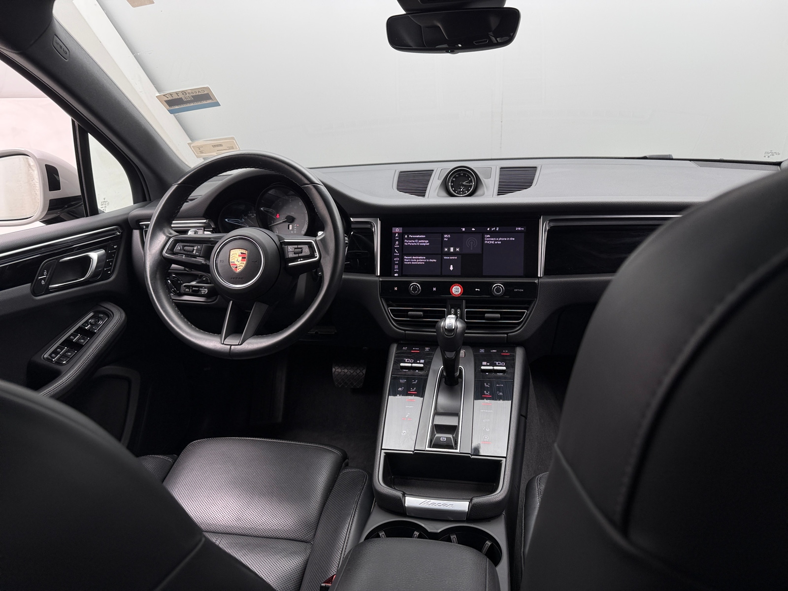 Thumbnail: 2023 Porsche Macan - 3