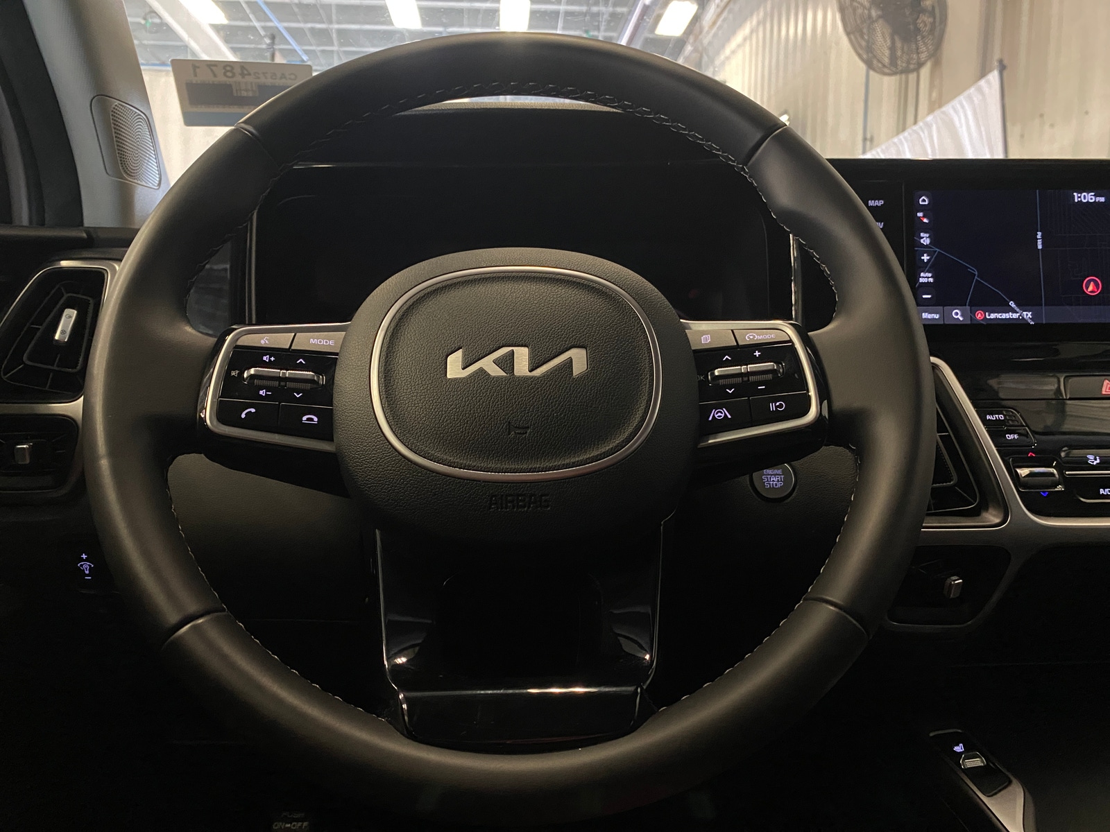 Thumbnail: 2022 Kia Sorento - 4