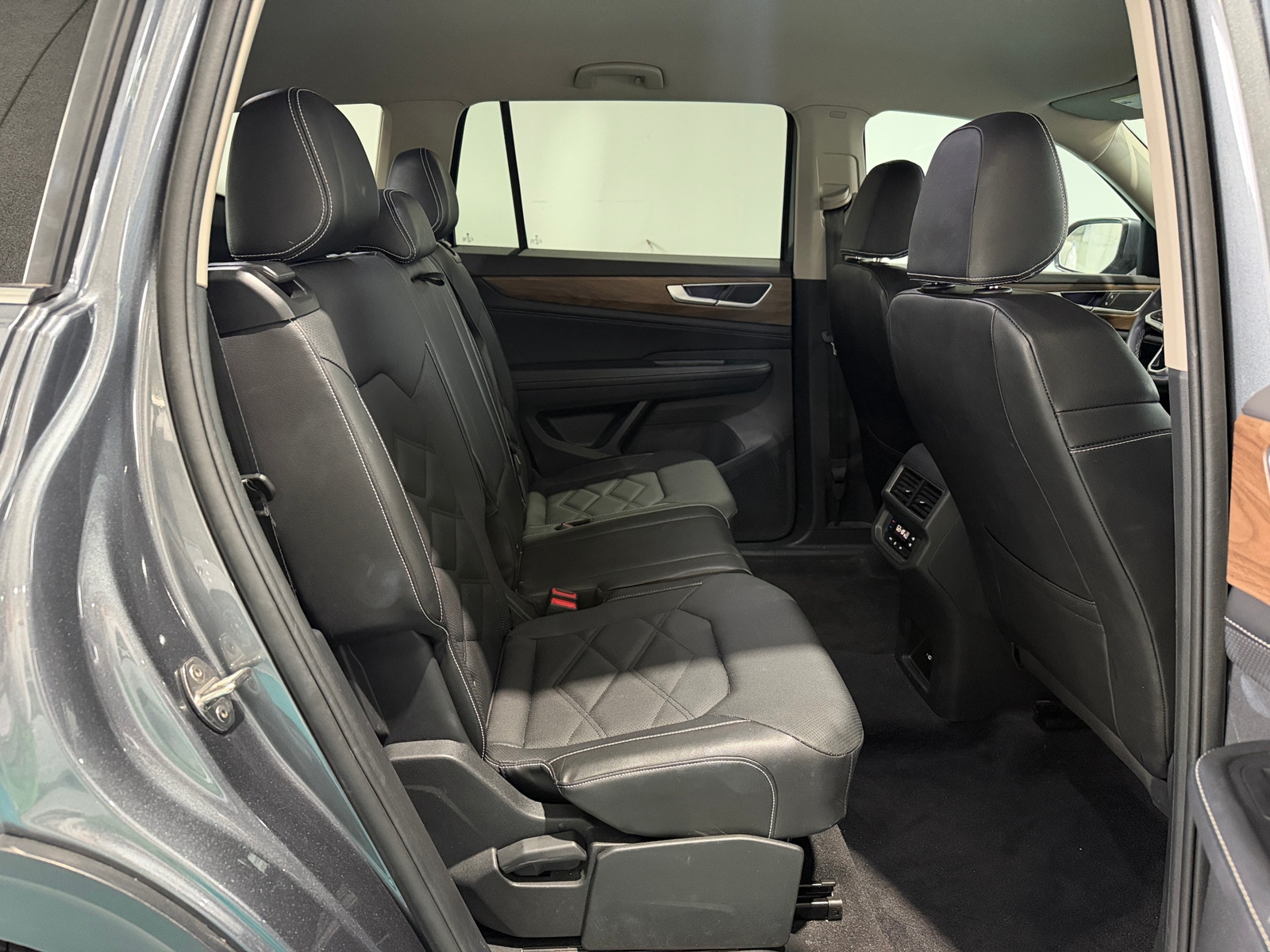 Thumbnail: 2024 Volkswagen Atlas - 5