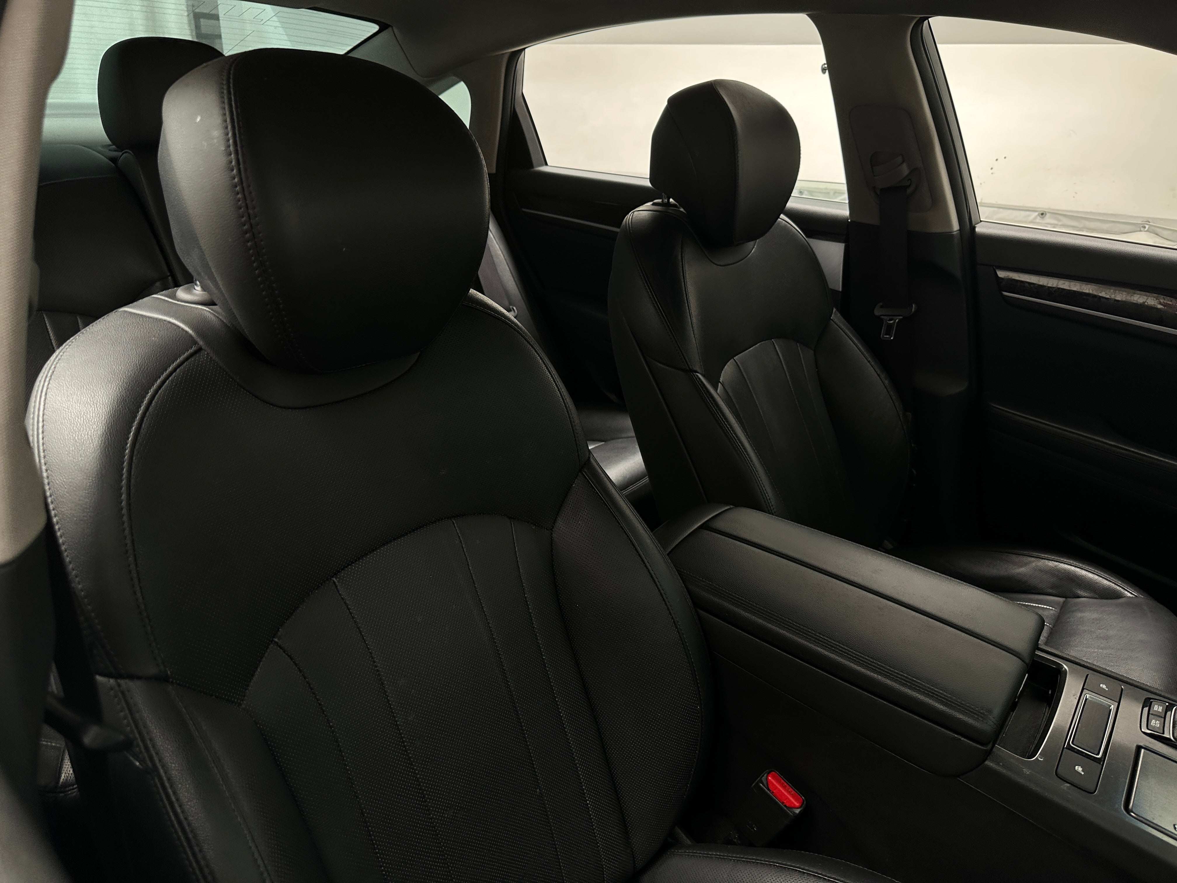 2018 GENESIS G80 Base