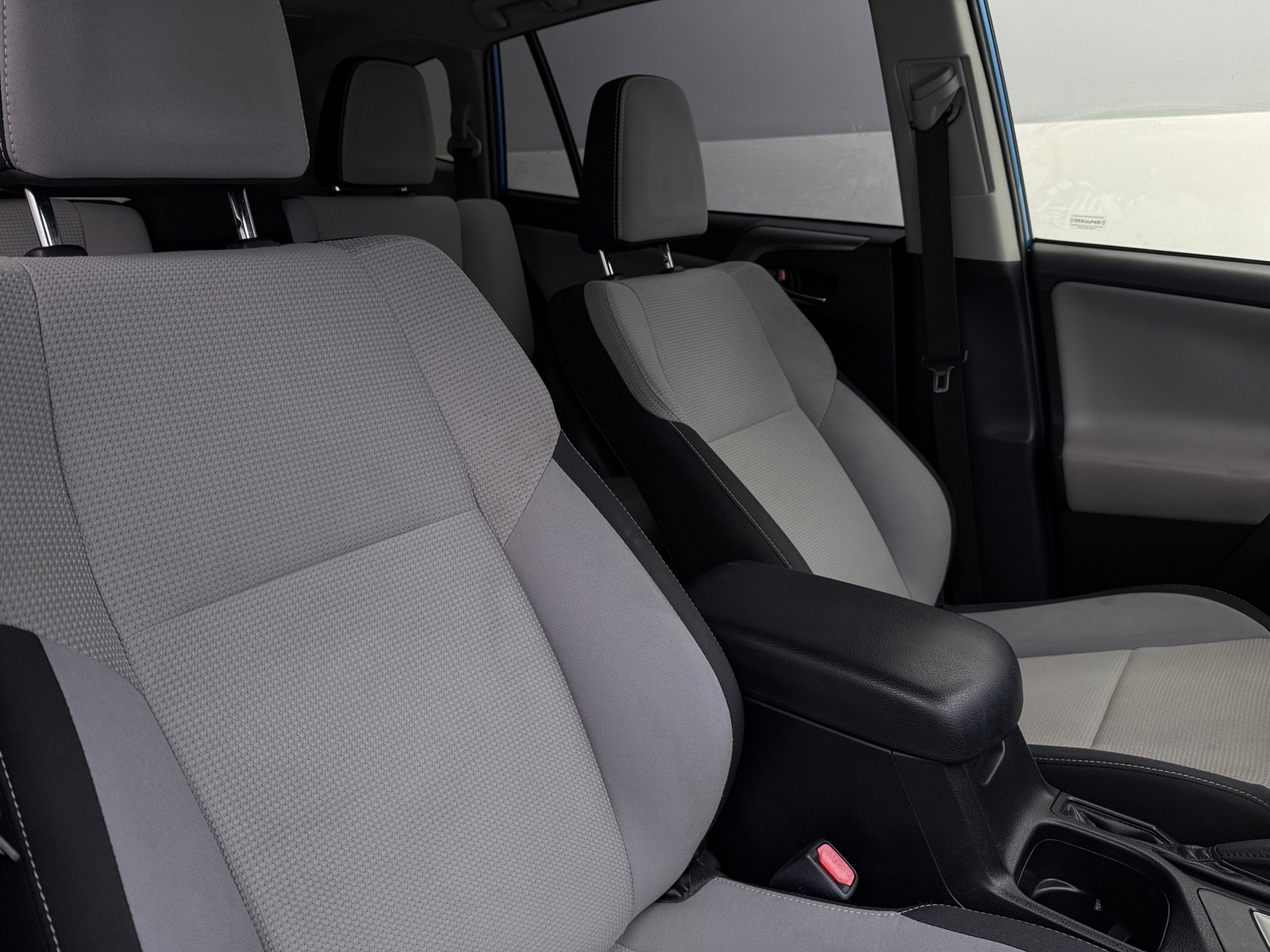 Thumbnail: 2018 Toyota RAV4 - 2