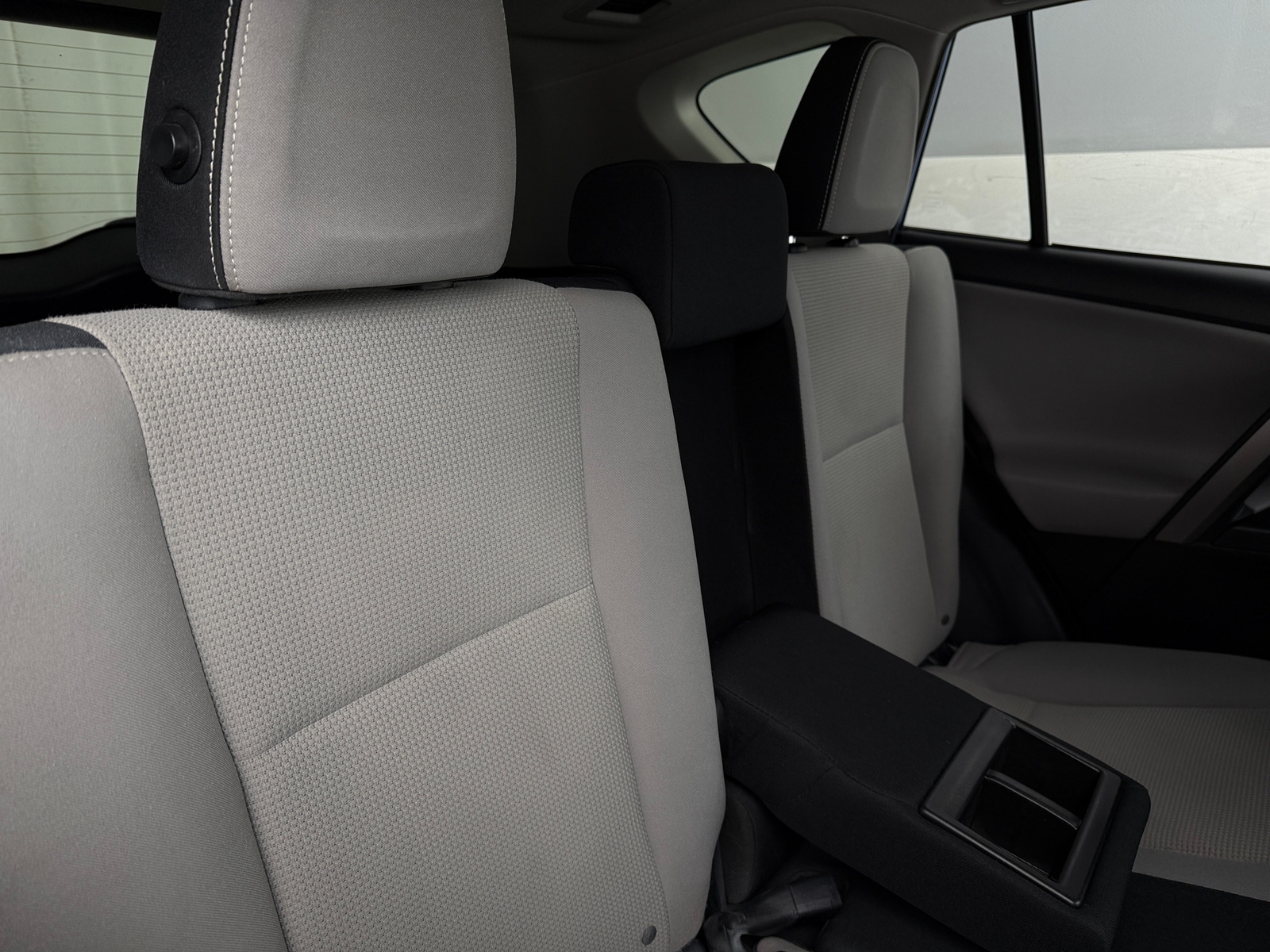 Thumbnail: 2018 Toyota RAV4 - 6