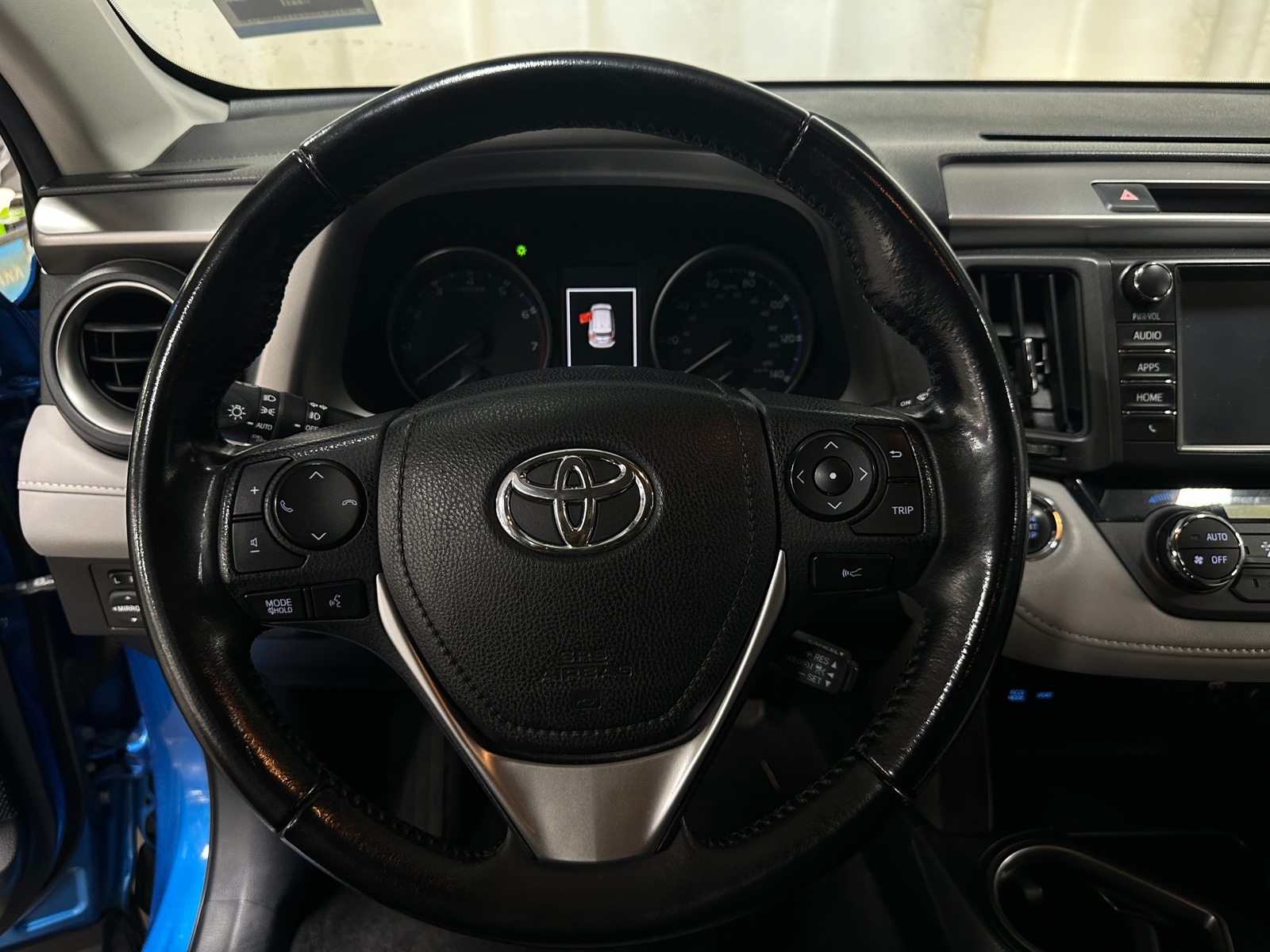 Thumbnail: 2018 Toyota RAV4 - 5