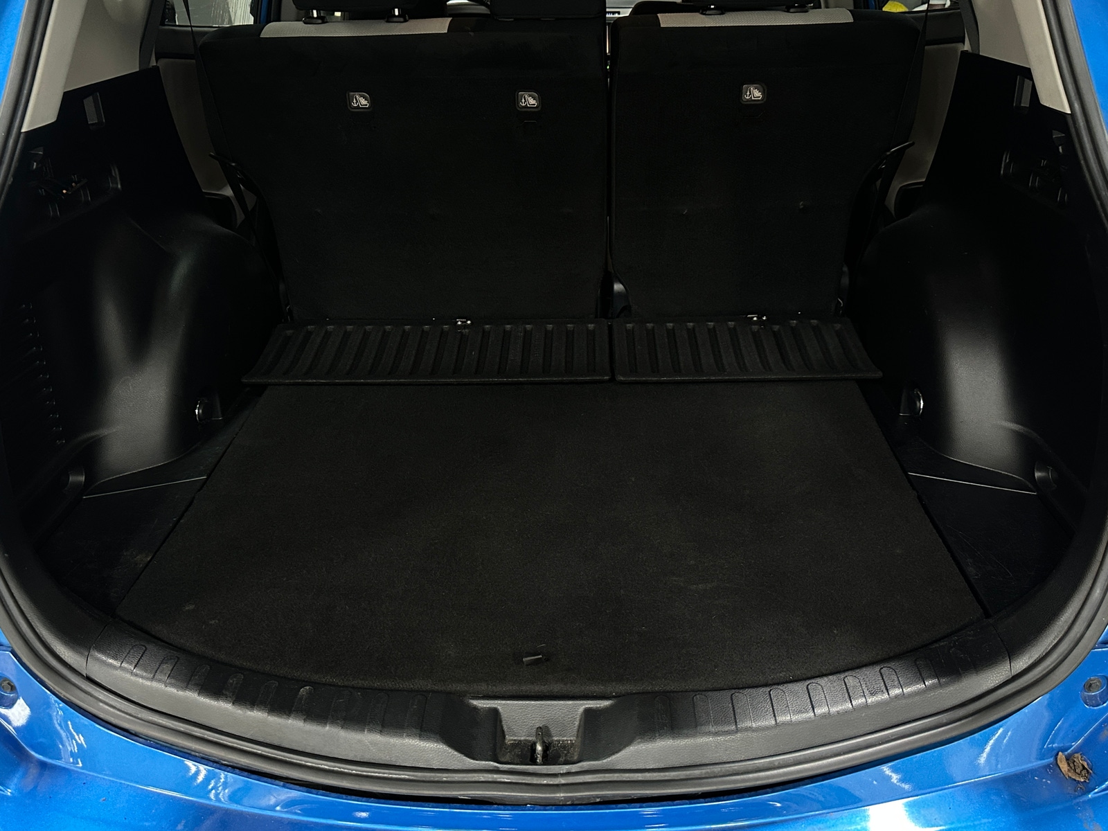 Thumbnail: 2018 Toyota RAV4 - 7