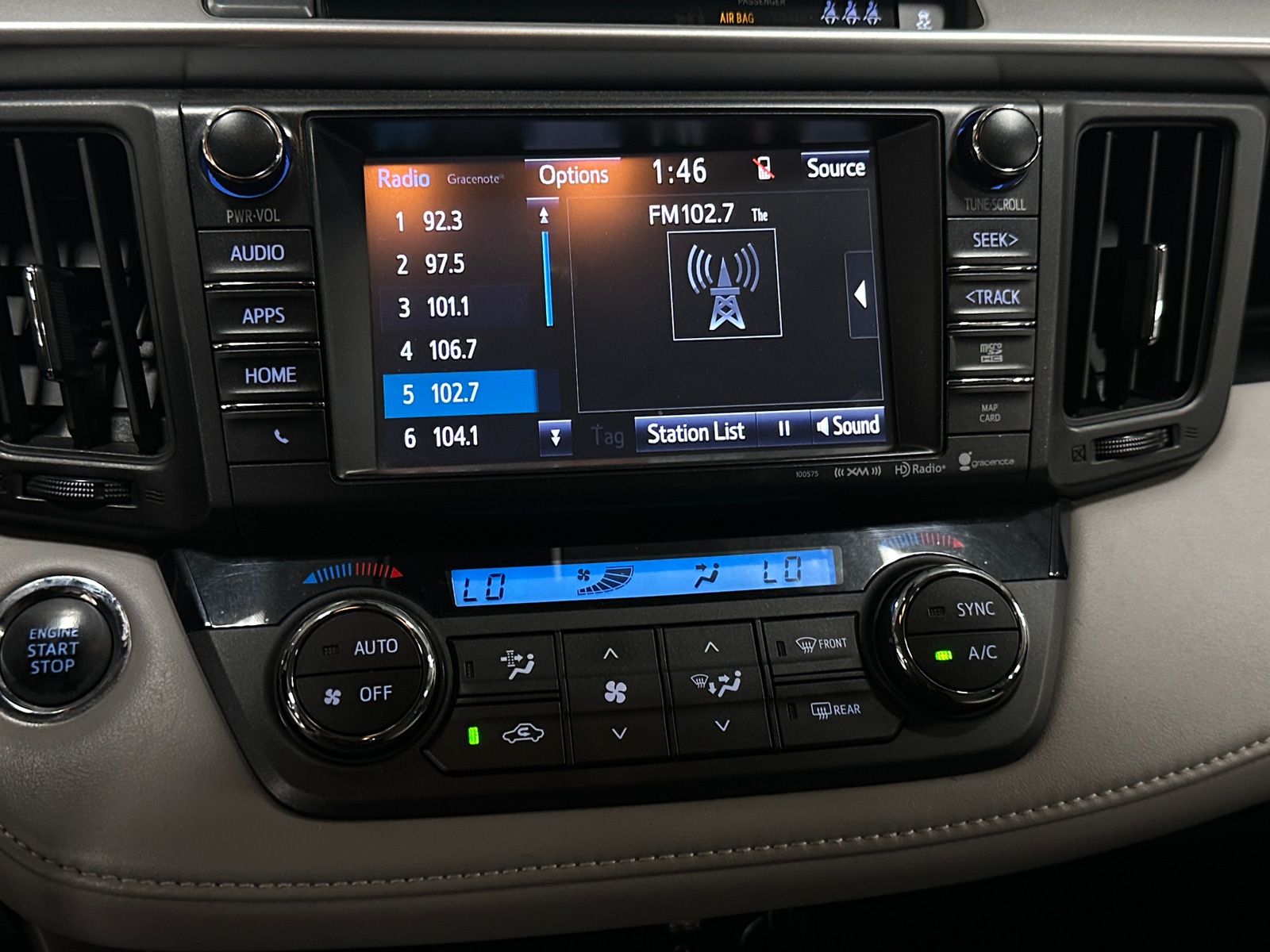 Thumbnail: 2018 Toyota RAV4 - 4