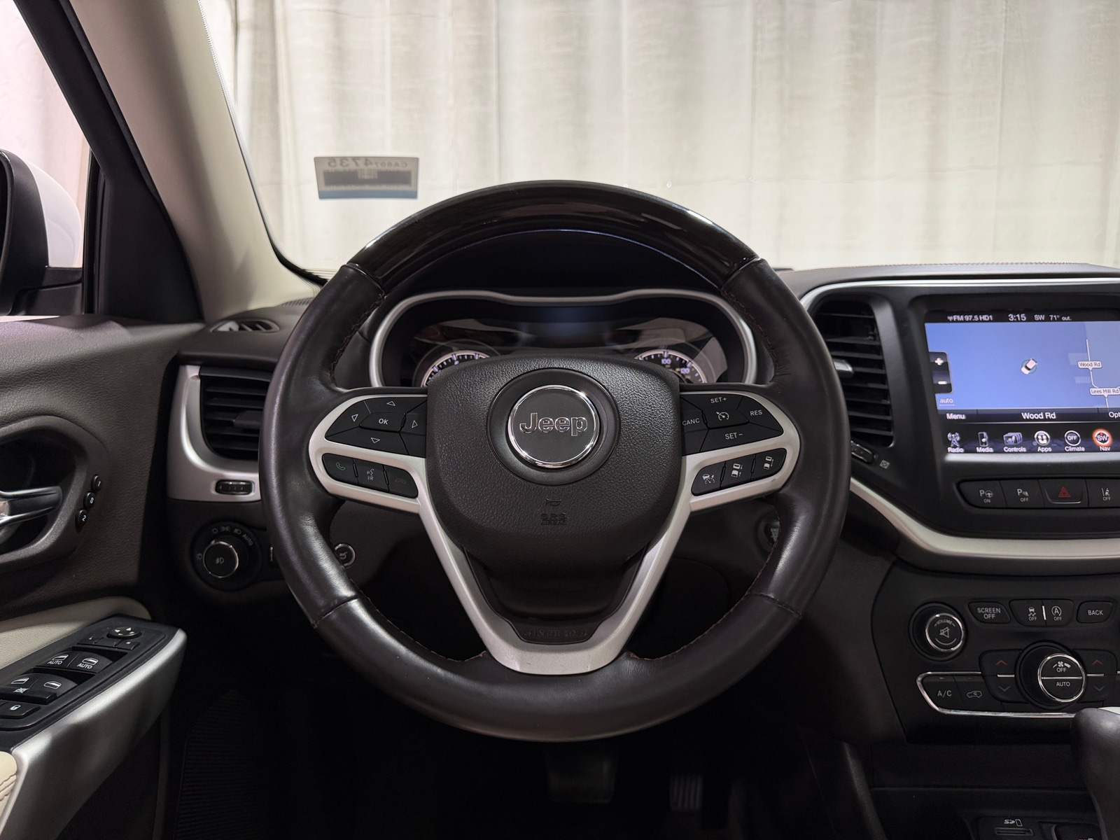 Thumbnail: 2017 Jeep Cherokee - 4
