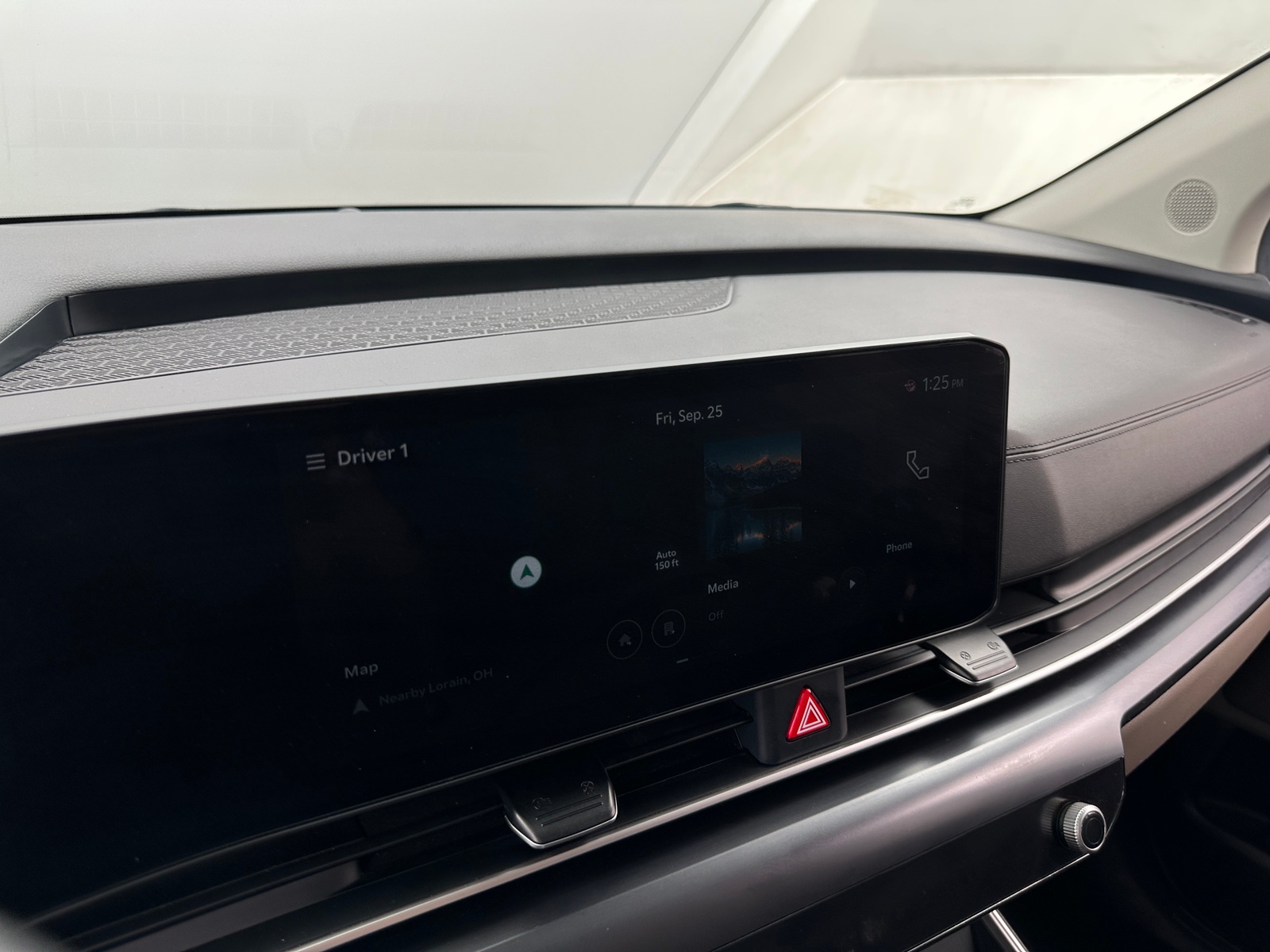 Thumbnail: 2025 Kia Carnival - 3