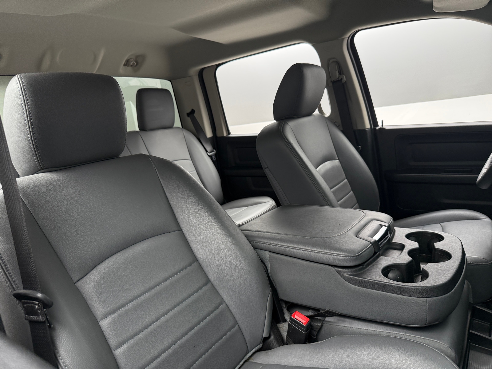 Thumbnail: 2020 RAM 1500 Classic - 2