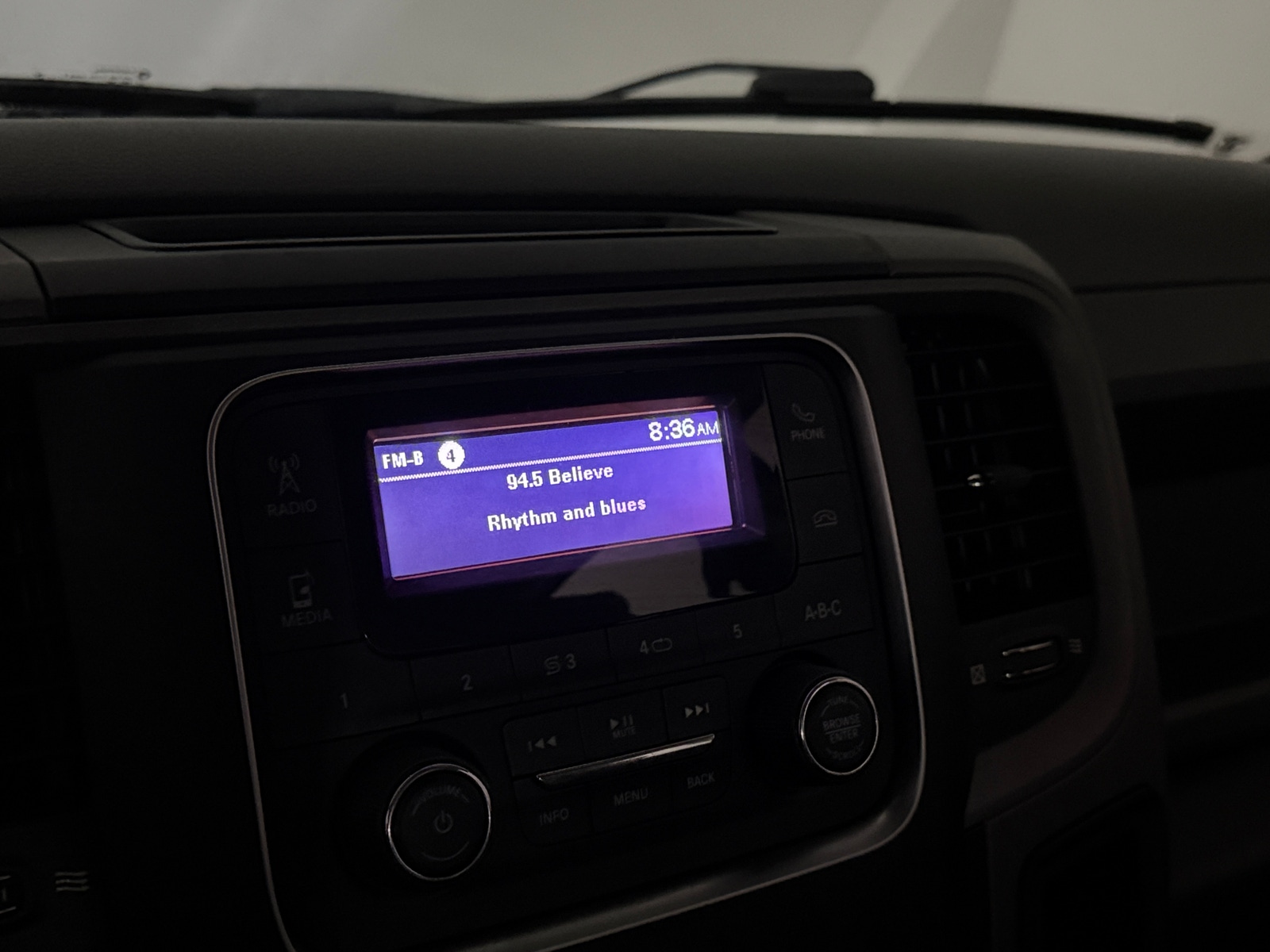 Thumbnail: 2020 RAM 1500 Classic - 4
