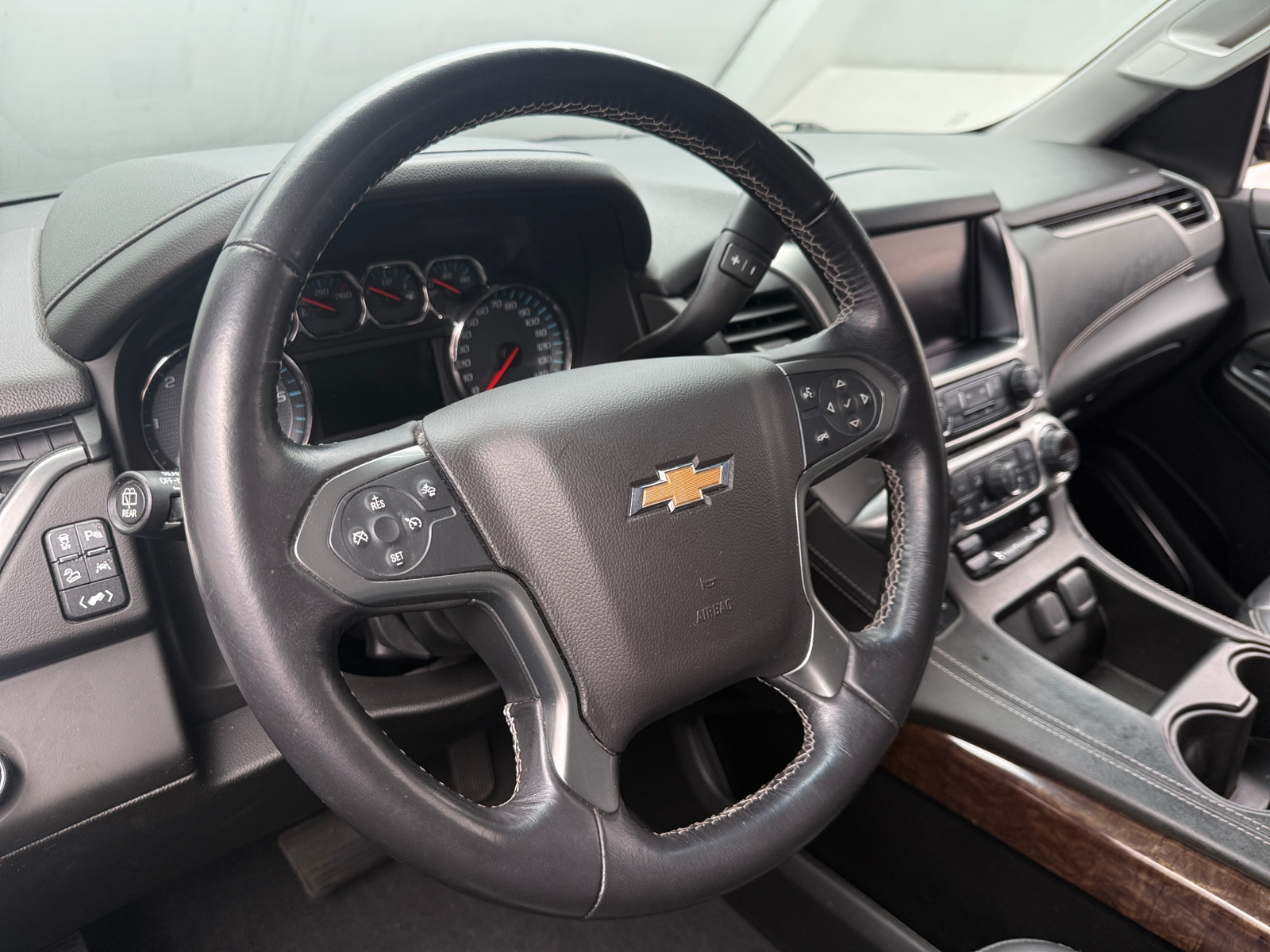 Thumbnail: 2019 Chevrolet Tahoe - 4
