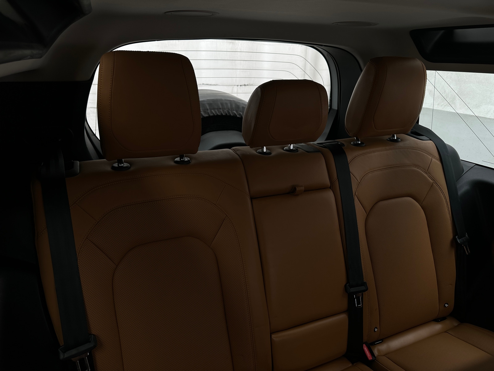 Thumbnail: 2023 Land Rover Defender - 4