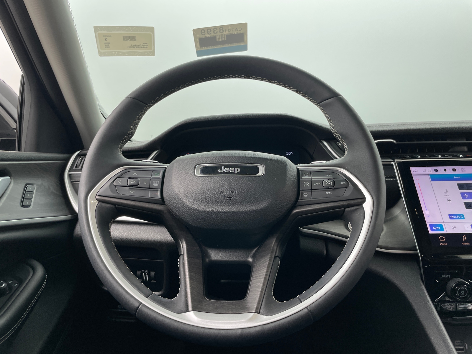 Thumbnail: 2023 Jeep Grand Cherokee L - 4