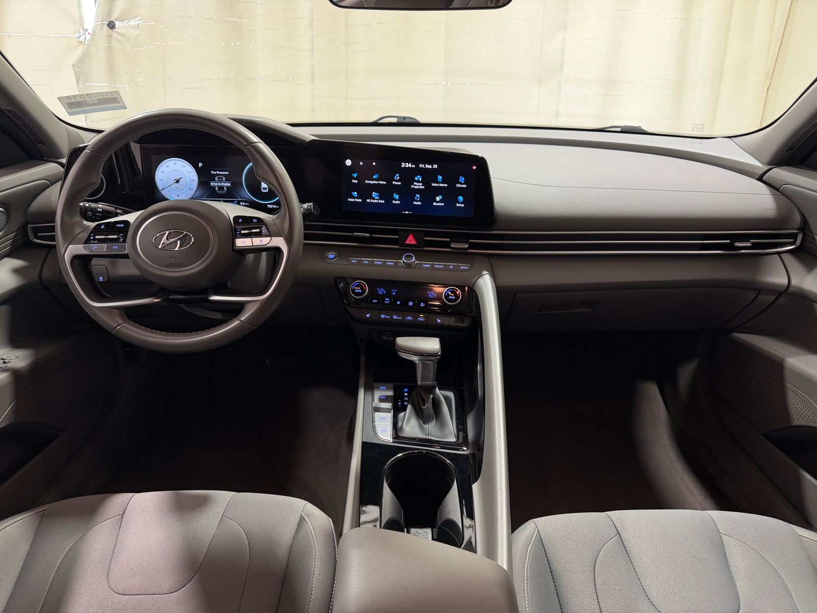 Thumbnail: 2023 Hyundai Elantra - 3
