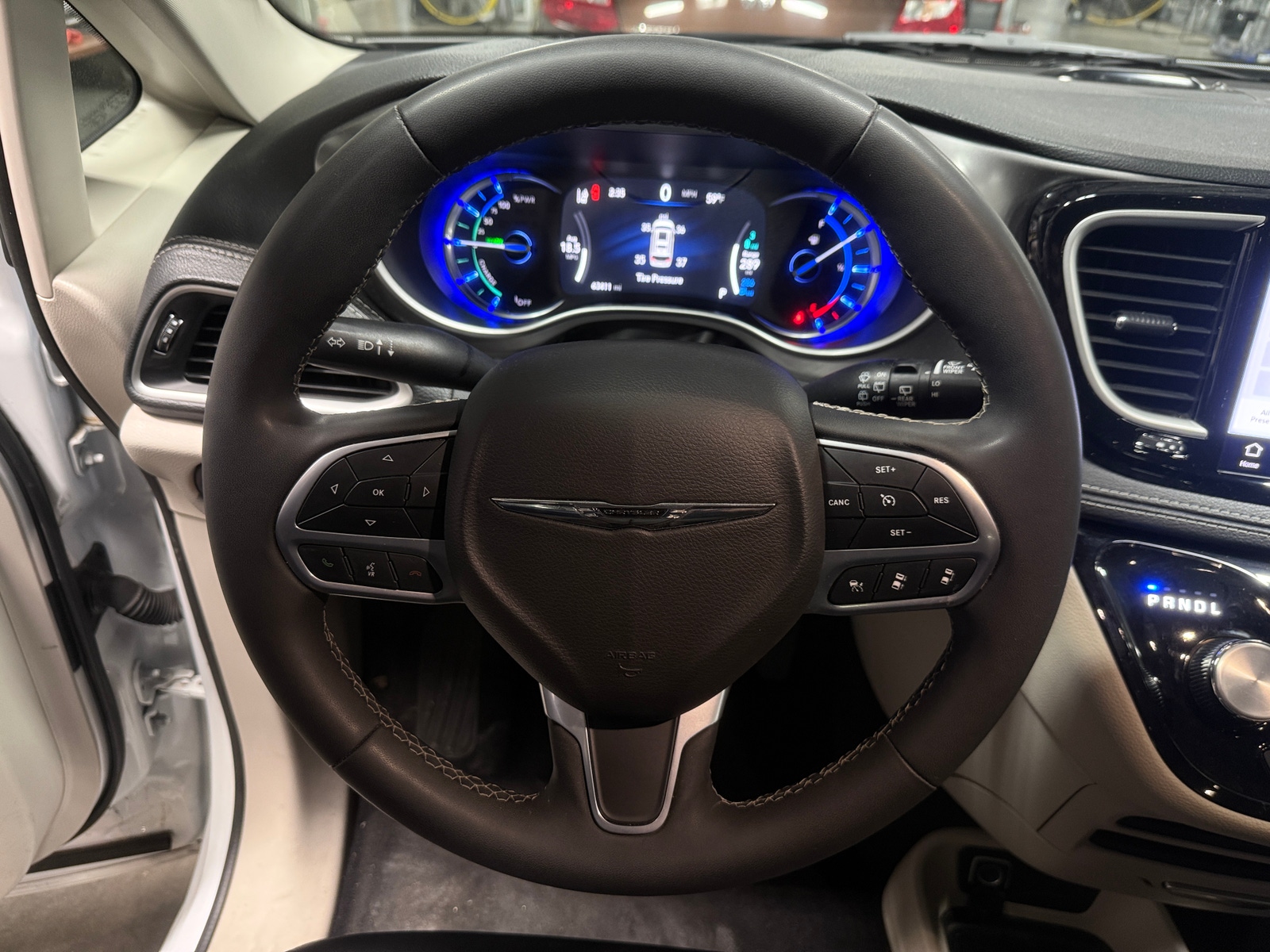 Thumbnail: 2024 Chrysler Pacifica - 4