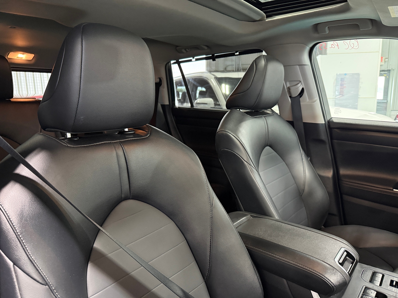 Thumbnail: 2026 Toyota Highlander - 2
