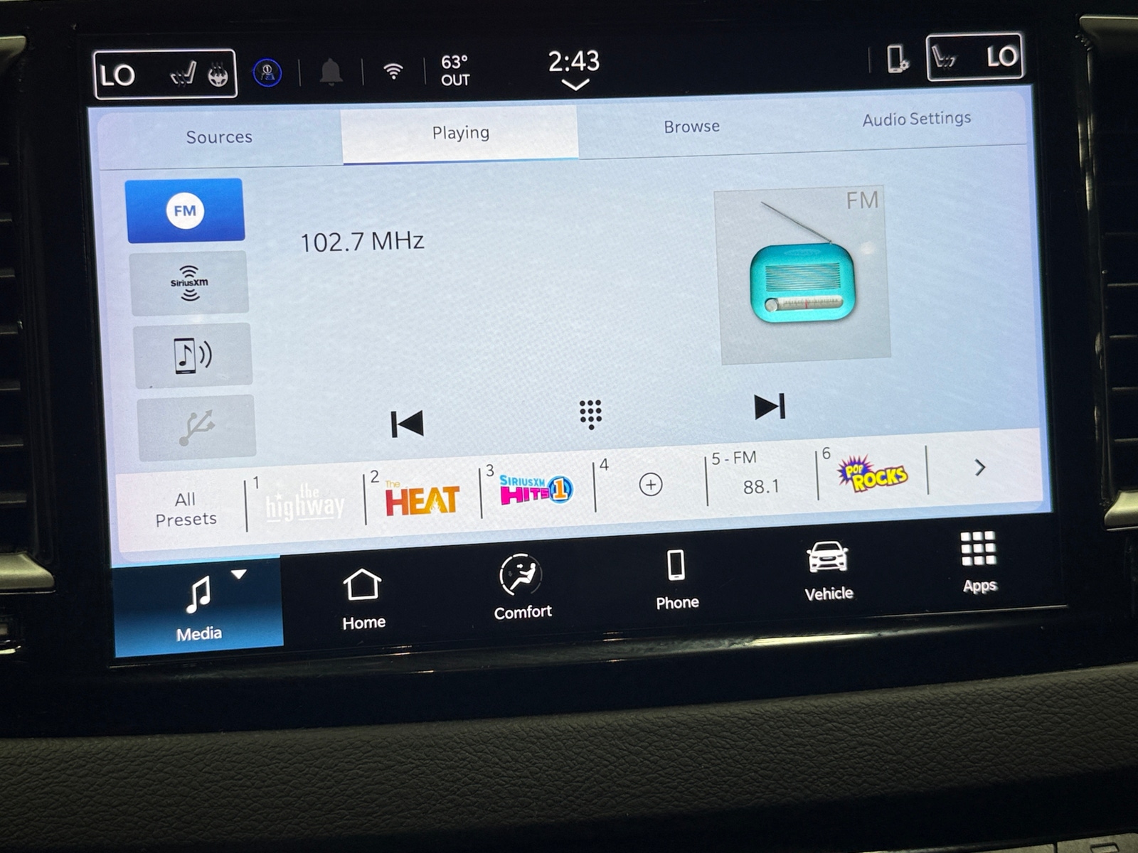 Thumbnail: 2025 Chrysler Pacifica - 3