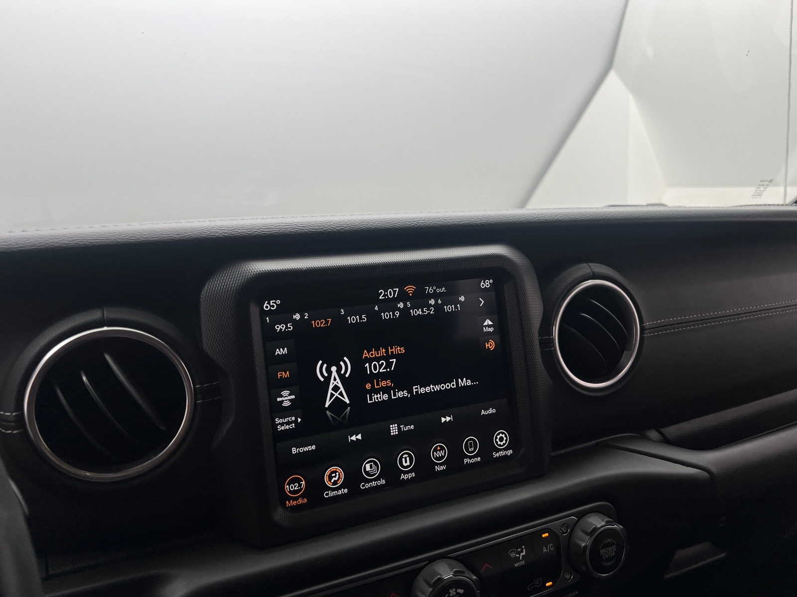 Thumbnail: 2018 Jeep Wrangler - 3