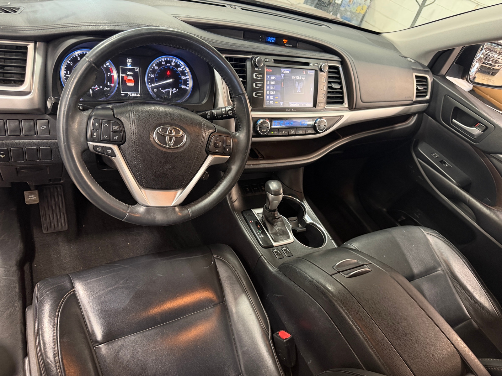 Thumbnail: 2015 Toyota Highlander - 3