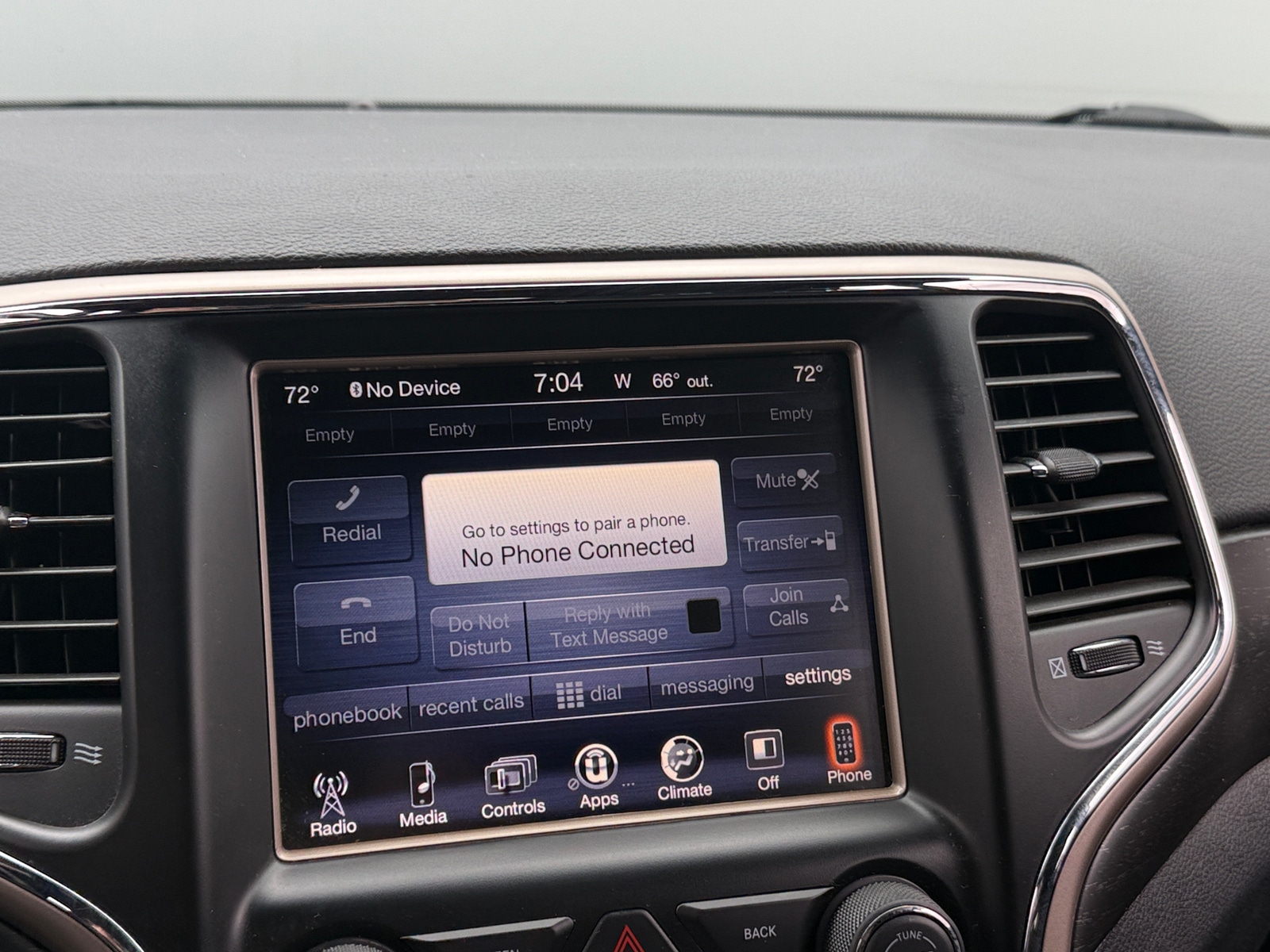 Thumbnail: 2015 Jeep Grand Cherokee - 4