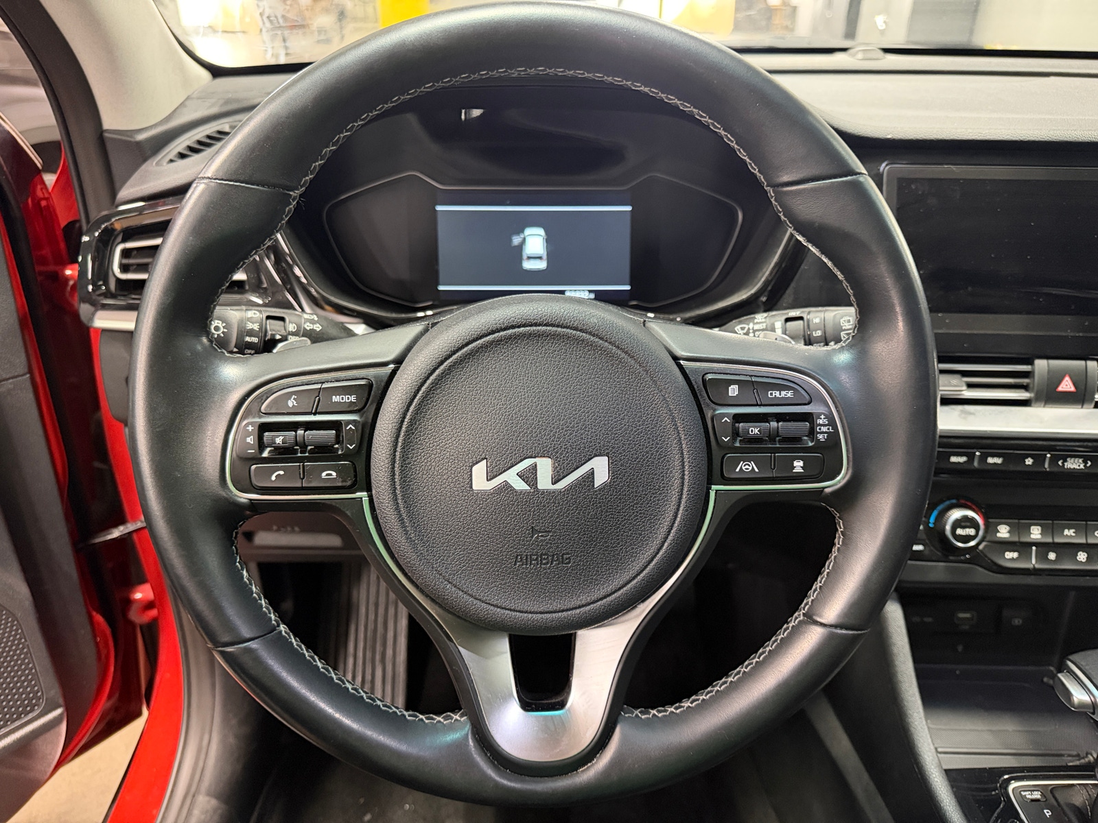 Thumbnail: 2022 Kia Niro - 4