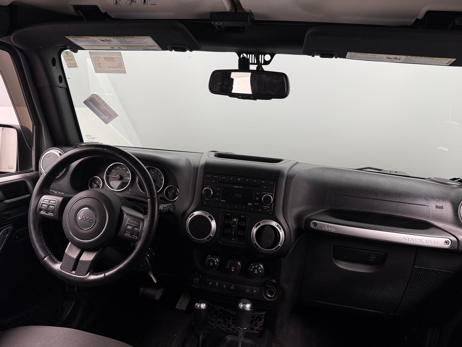 Thumbnail: 2015 Jeep Wrangler - 3