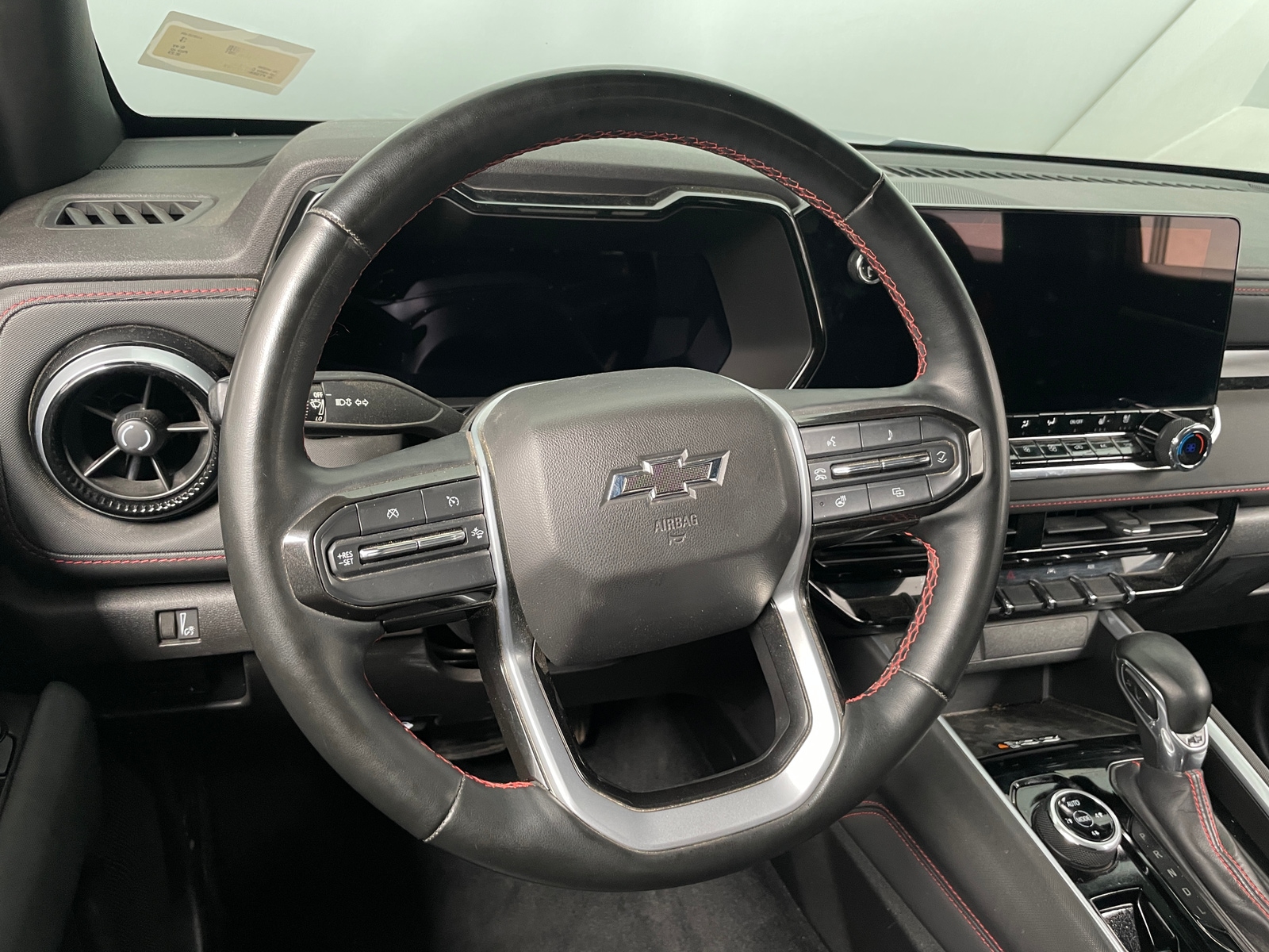 Thumbnail: 2023 Chevrolet Colorado - 4