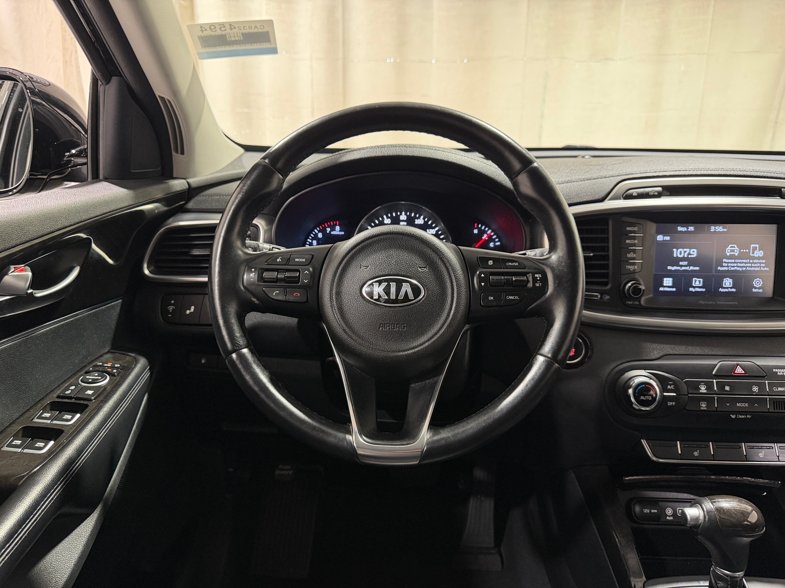 Thumbnail: 2018 Kia Sorento - 4