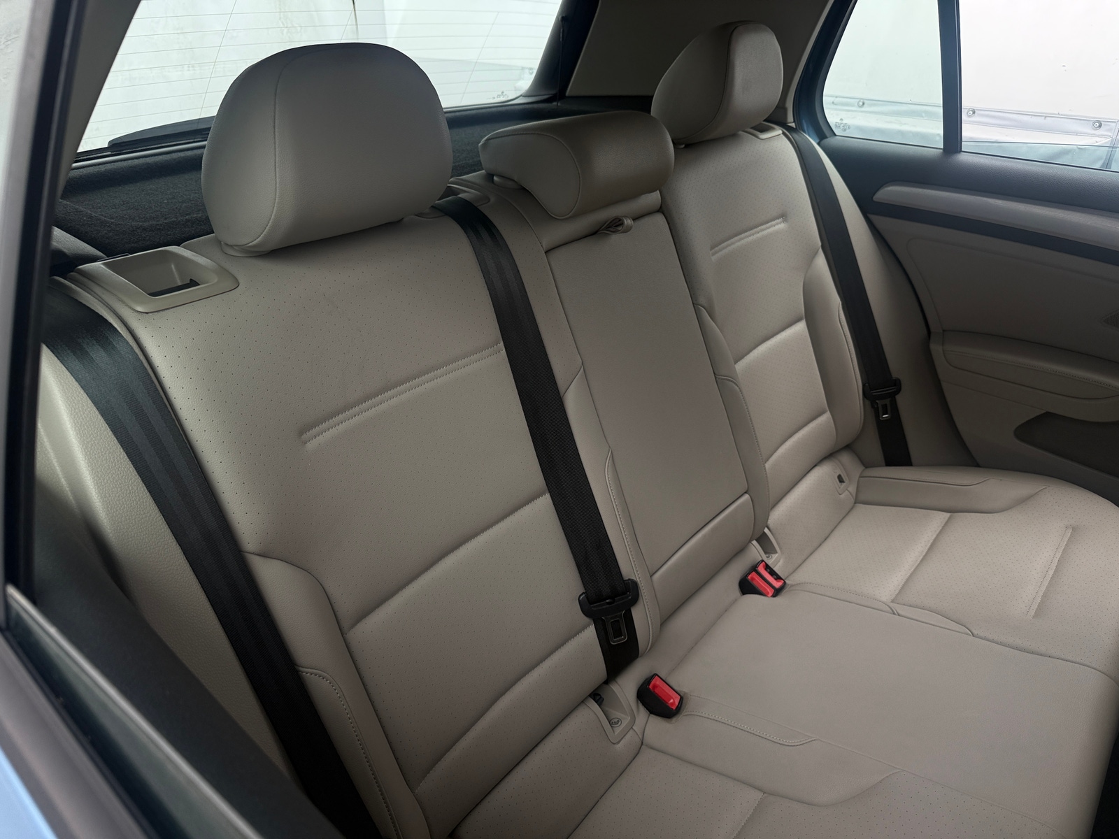 Thumbnail: 2015 Volkswagen e-Golf - 5