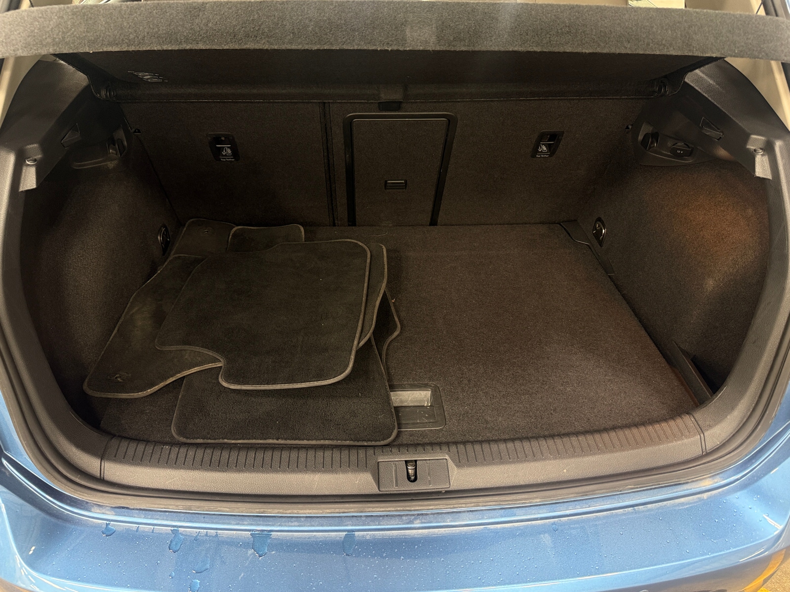 Thumbnail: 2015 Volkswagen e-Golf - 6