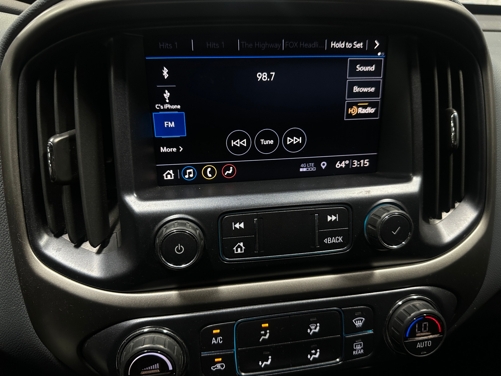 Thumbnail: 2021 Chevrolet Colorado - 3