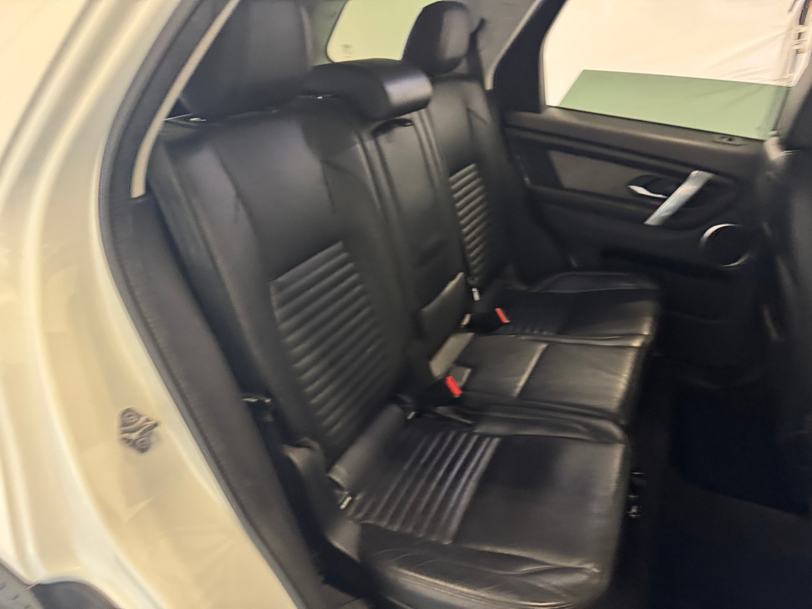 Thumbnail: 2020 Land Rover Discovery Sport - 6