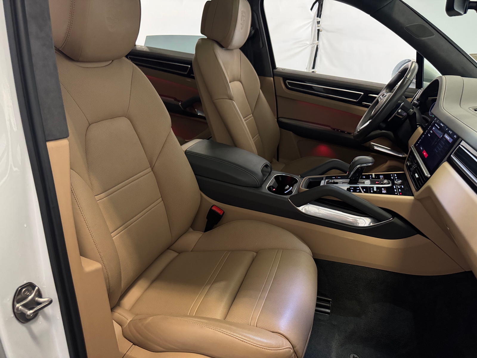 Thumbnail: 2020 Porsche Cayenne - 2