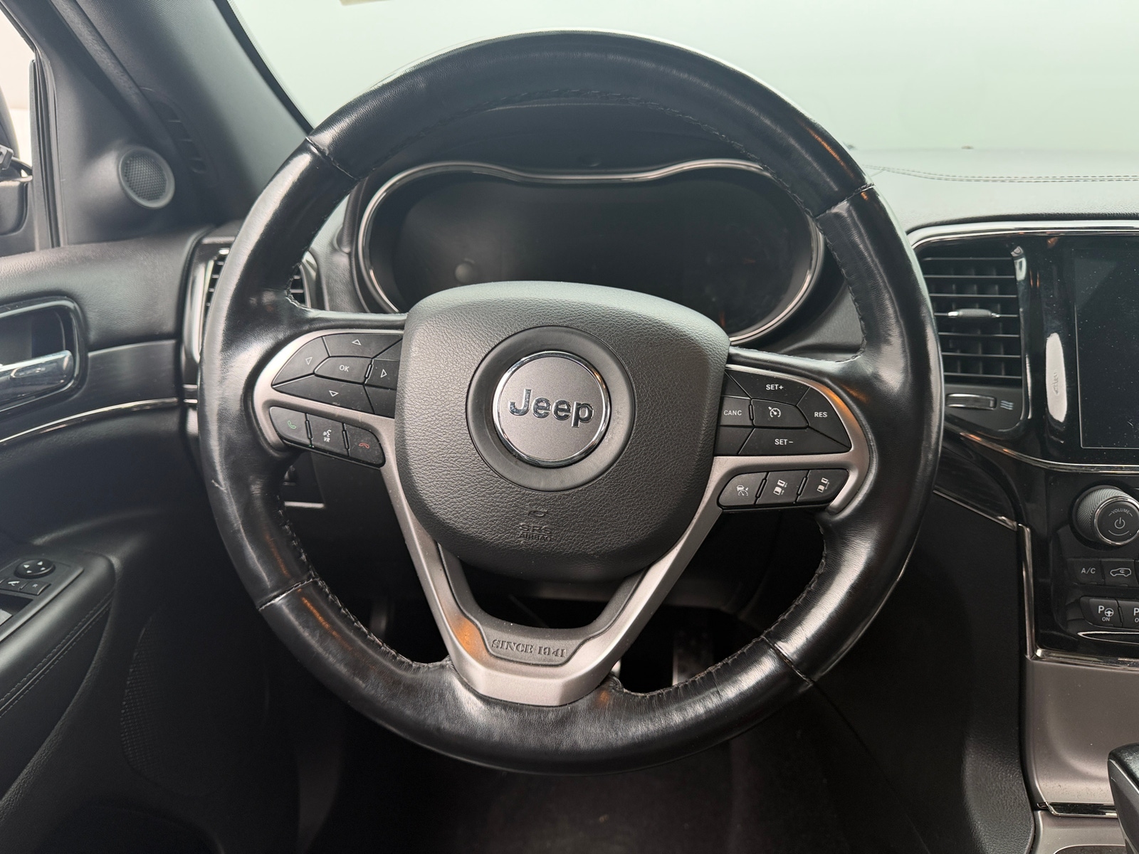 Thumbnail: 2021 Jeep Grand Cherokee - 4