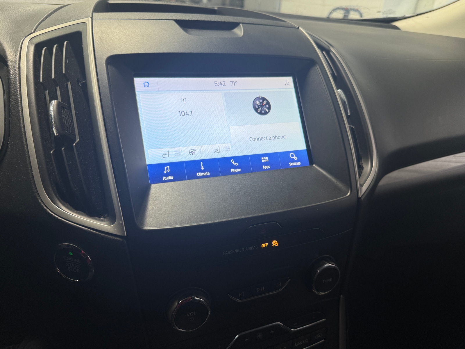 Thumbnail: 2020 Ford Edge - 3