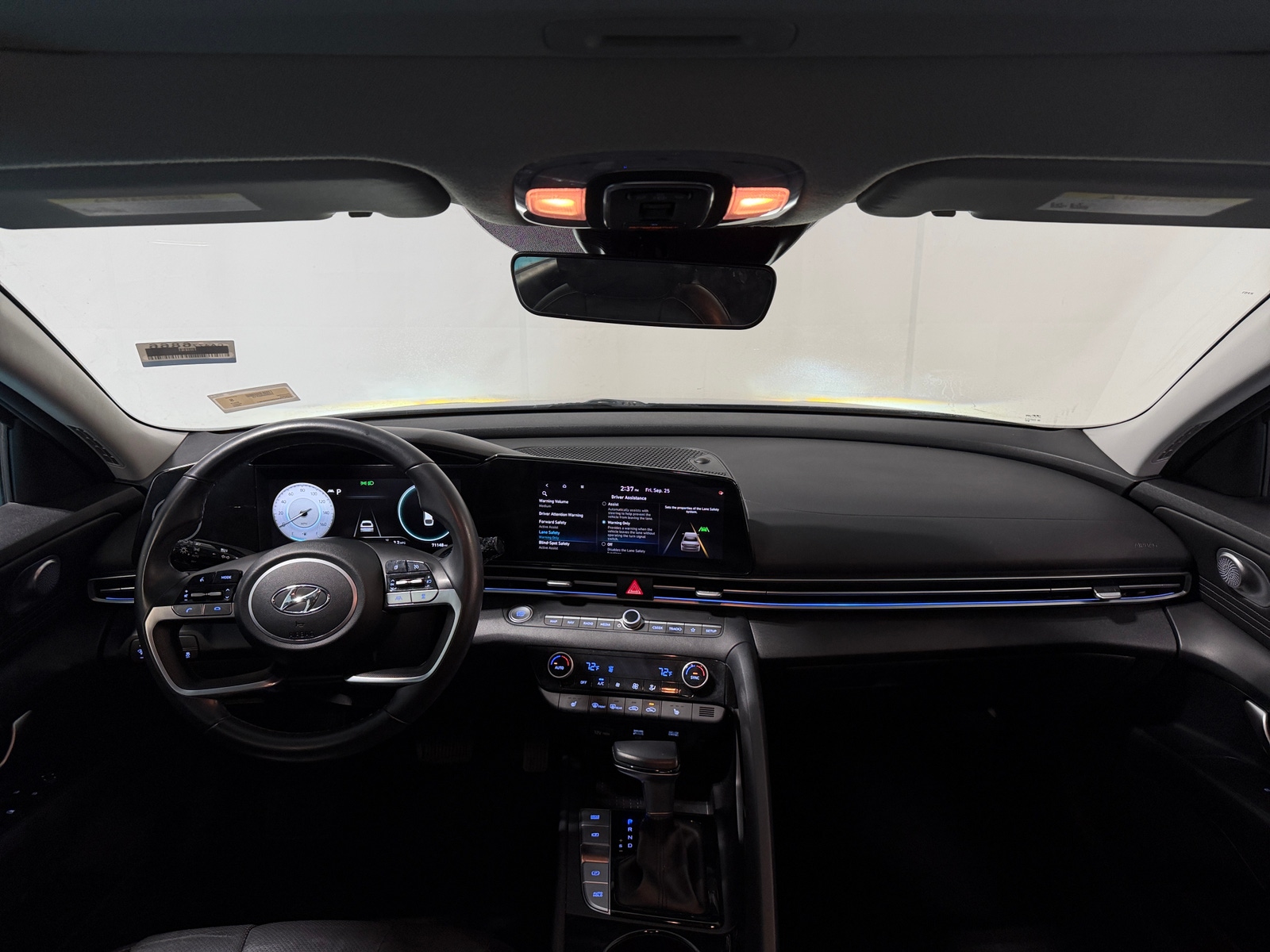 Thumbnail: 2022 Hyundai Elantra - 2