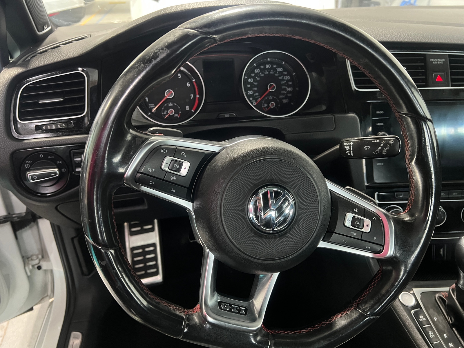 Thumbnail: 2019 Volkswagen Golf - 4