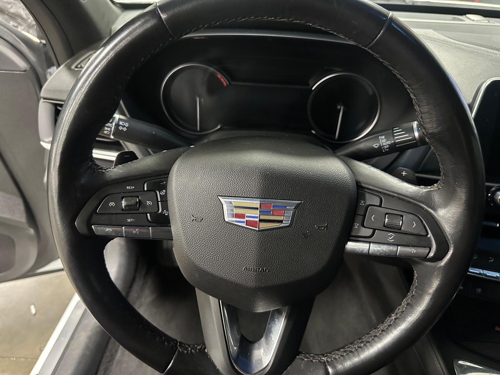 Thumbnail: 2023 Cadillac CT4 - 4