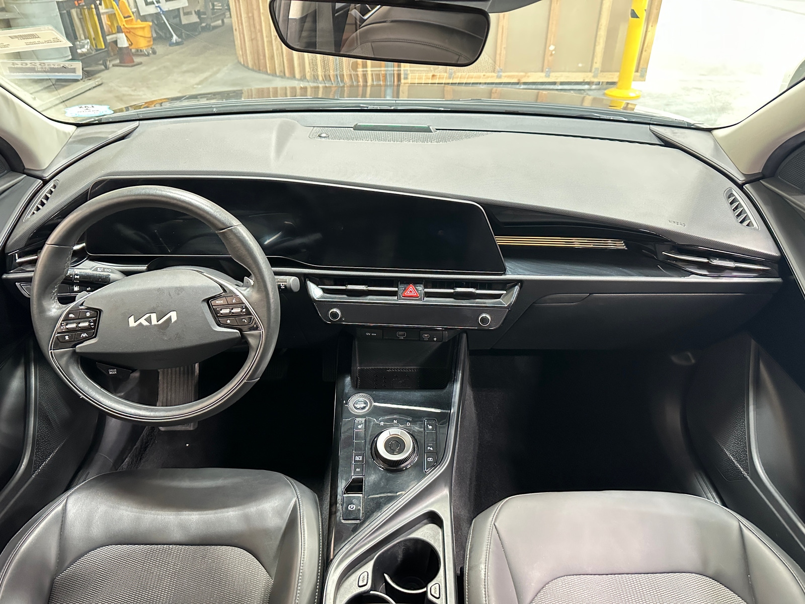 Thumbnail: 2023 Kia Niro - 2