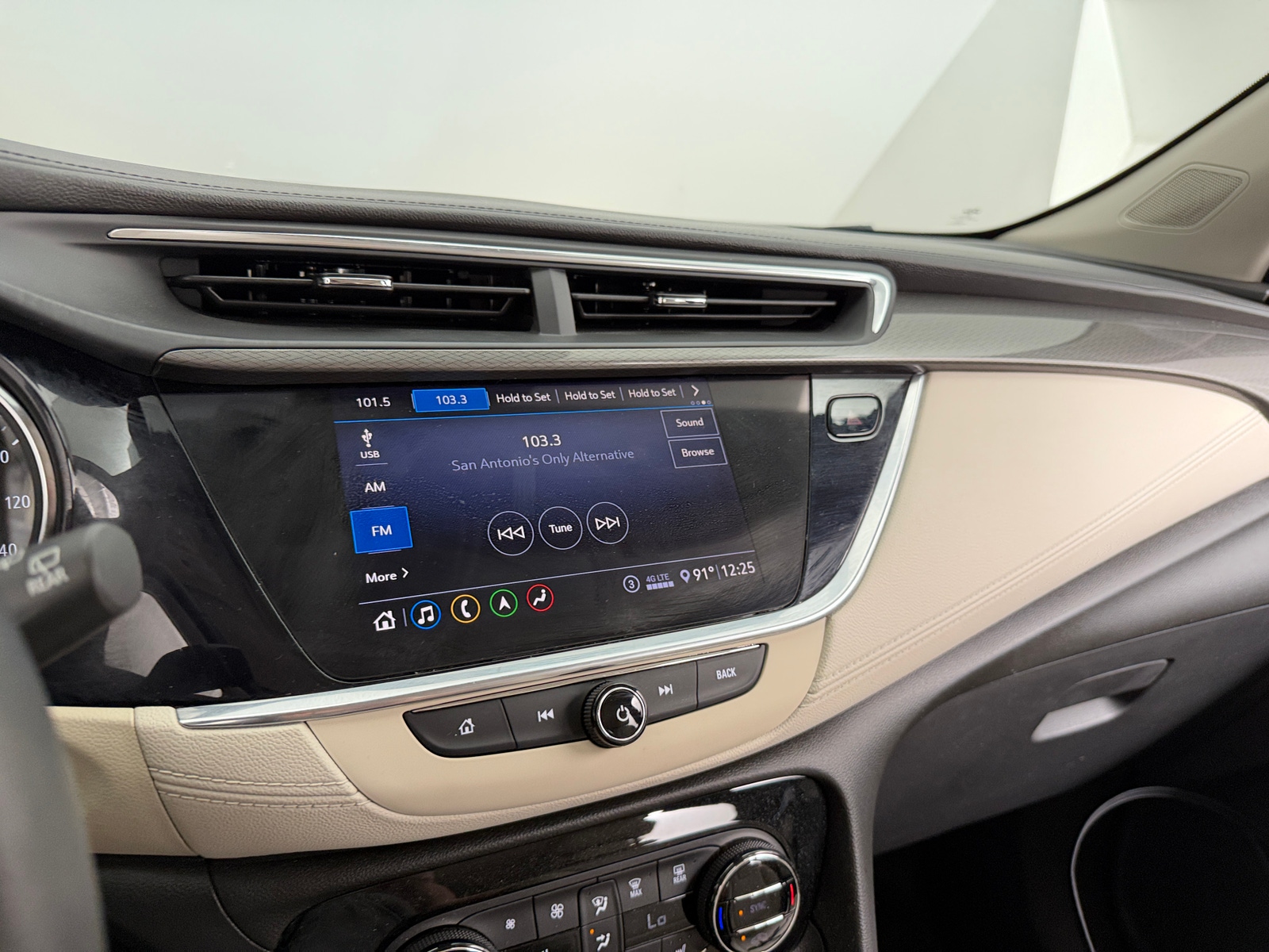 Thumbnail: 2020 Buick Encore GX - 3