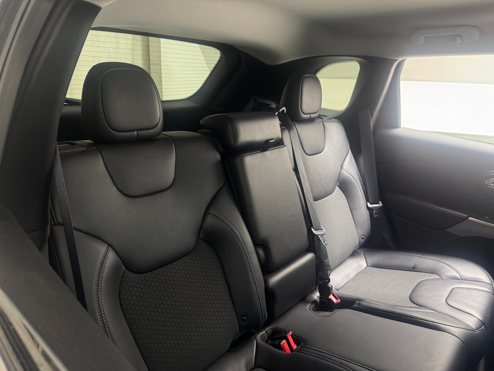 Thumbnail: 2019 Jeep Cherokee - 6