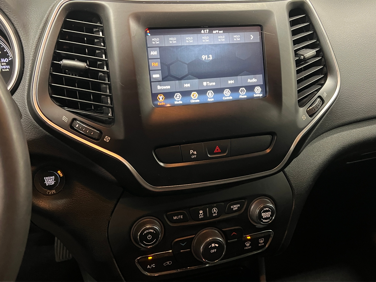 Thumbnail: 2019 Jeep Cherokee - 4