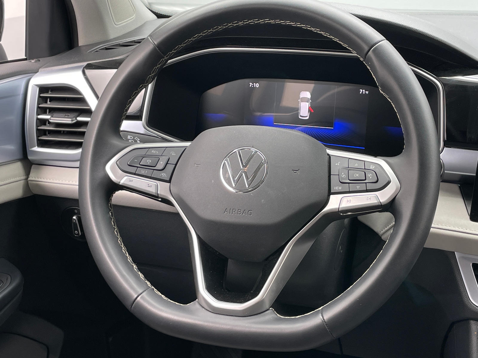 Thumbnail: 2026 Volkswagen Taos - 5