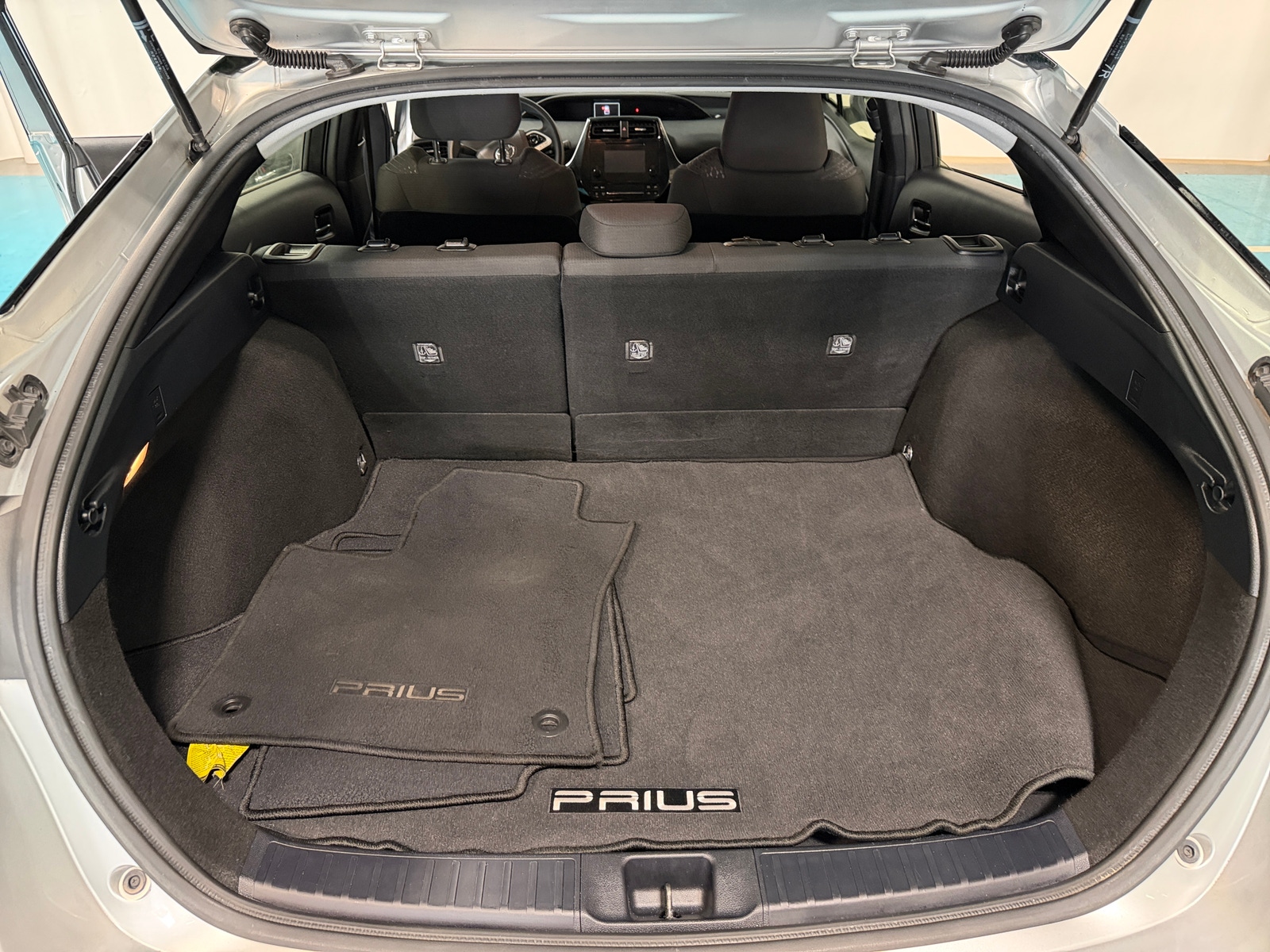 Thumbnail: 2017 Toyota Prius - 7