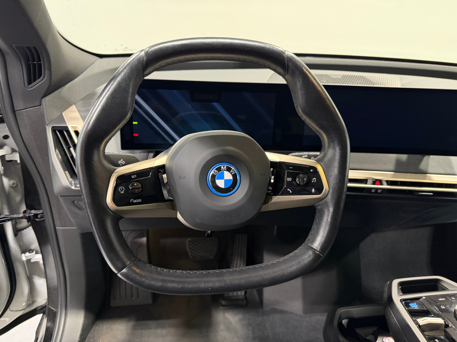 Thumbnail: 2023 BMW iX - 4