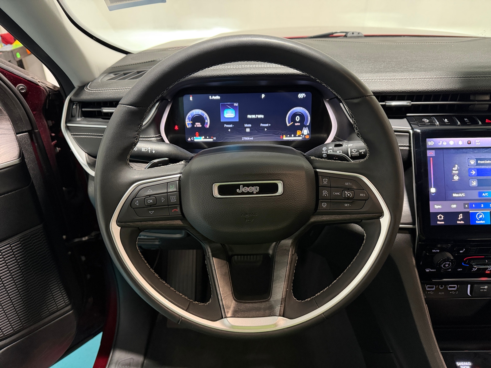 Thumbnail: 2023 Jeep Grand Cherokee - 4
