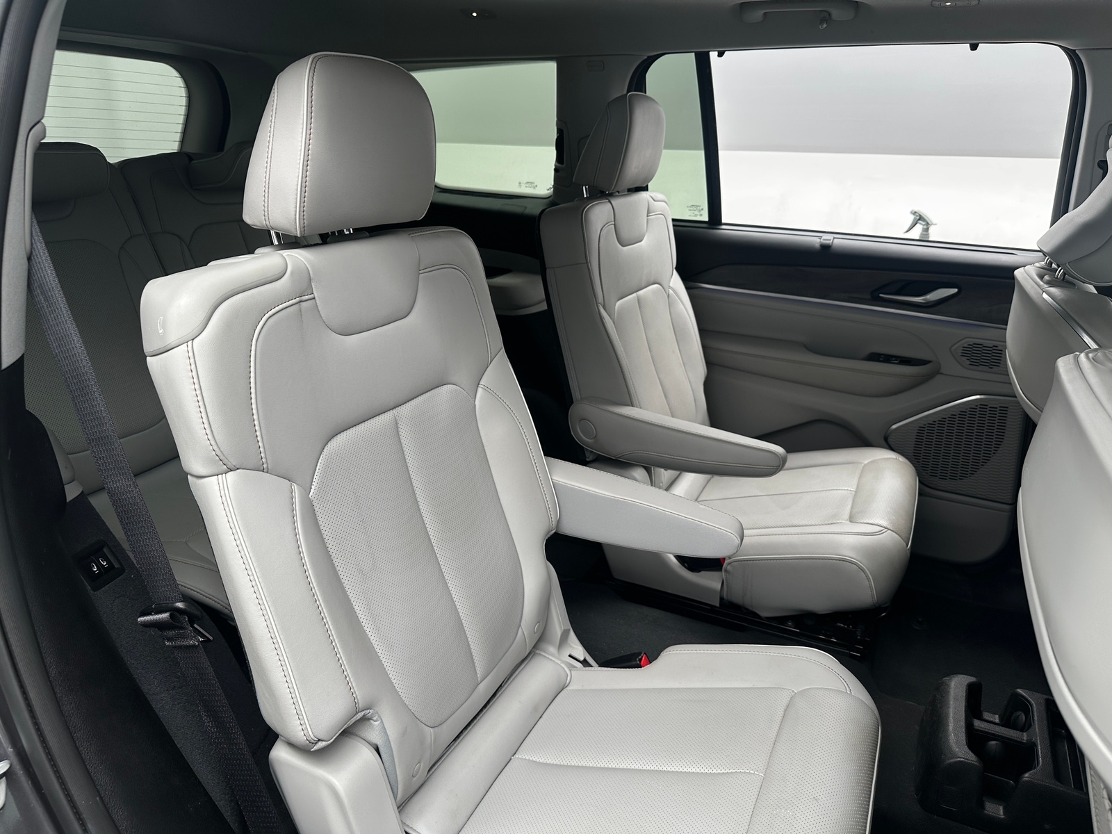 Thumbnail: 2023 Jeep Grand Cherokee L - 5